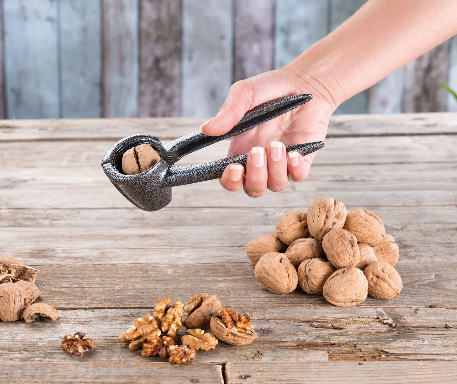 Casse-noix Et Pince à Bouchon En Métal – Image 3
